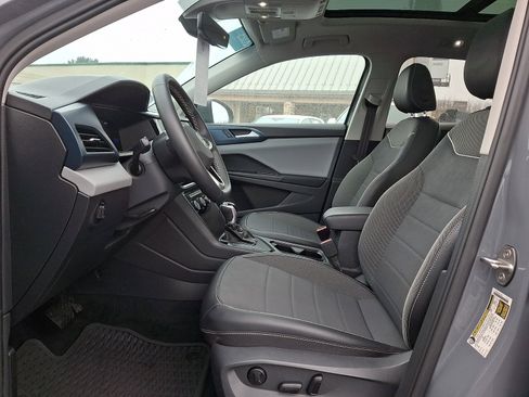 Certified 2023 Volkswagen Taos SE w/ Panoramic Sunroof Package image 13