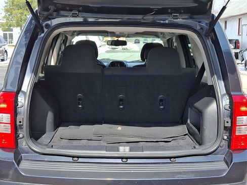 Used 2014 Jeep Patriot Latitude image 29