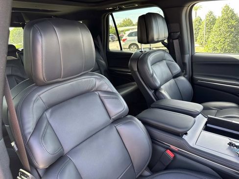 New 2025 Lincoln Navigator Reserve w/ Jet Appearance Package image 18