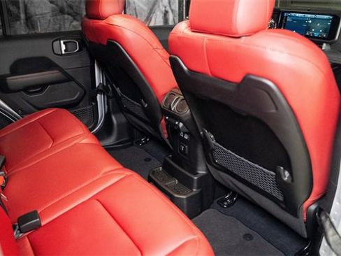 Used 2024 Jeep Wrangler Rubicon 392 image 17