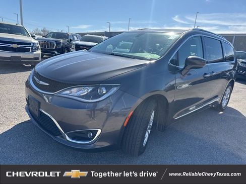 Used 2019 Chrysler Pacifica Touring-L image 3