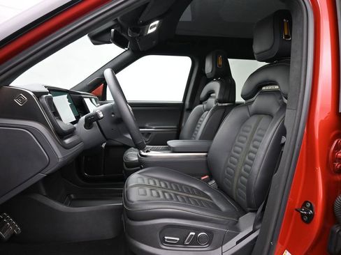 Used 2024 Rivian R1S Adventure AWD/4WD image 10