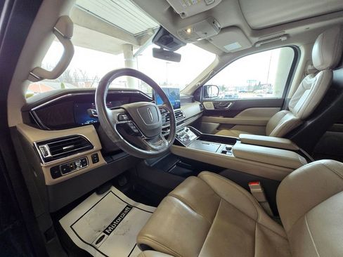 Used 2022 Lincoln Navigator Reserve AWD/4WD image 11