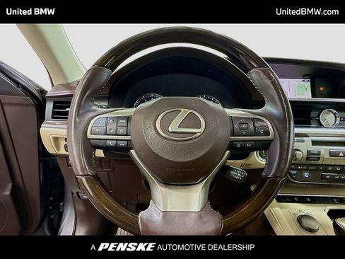 Used 2016 Lexus ES 350 w/ Luxury Package w/Wood Trim FWD image 6