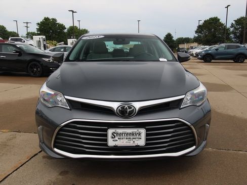 Used 2018 Toyota Avalon Limited w/ All Weather Liner Package FWD image 2