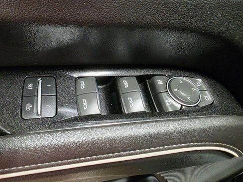 Used 2022 Cadillac Escalade ESV Luxury AWD/4WD image 31