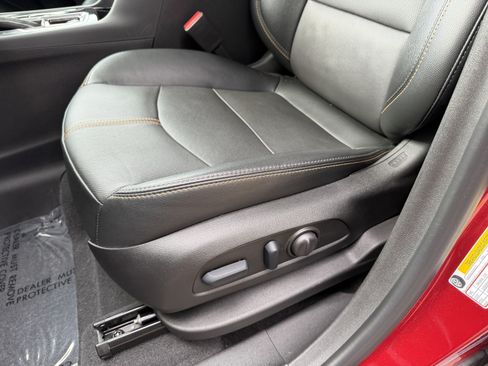 Used 2023 Chevrolet Equinox Premier image 13