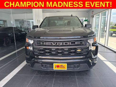 Used 2025 Chevrolet Silverado 1500 Custom image 1