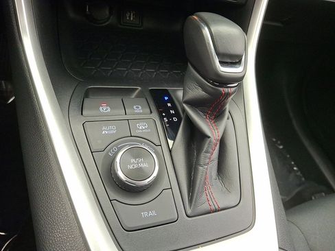 Used 2023 Toyota RAV4 SE w/ Weather & Moonroof Package image 12