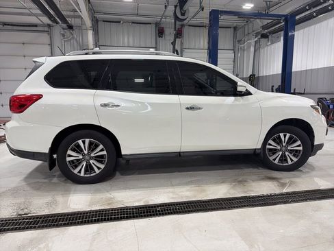 Used 2017 Nissan Pathfinder SL w/ SL Premium Package image 12