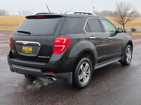 Used 2016 Chevrolet Equinox LTZ image 3