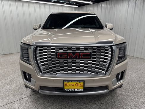 Used 2021 GMC Yukon Denali w/ Denali Premium Package AWD/4WD image 2