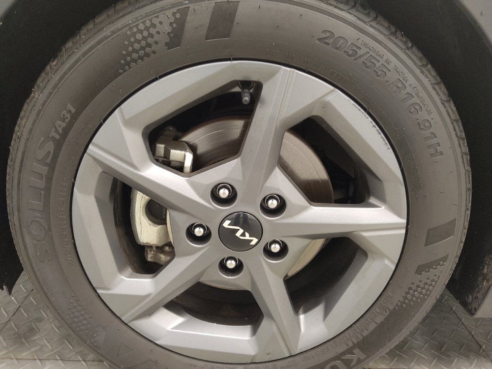 Used 2025 Kia K4 FWD image 31