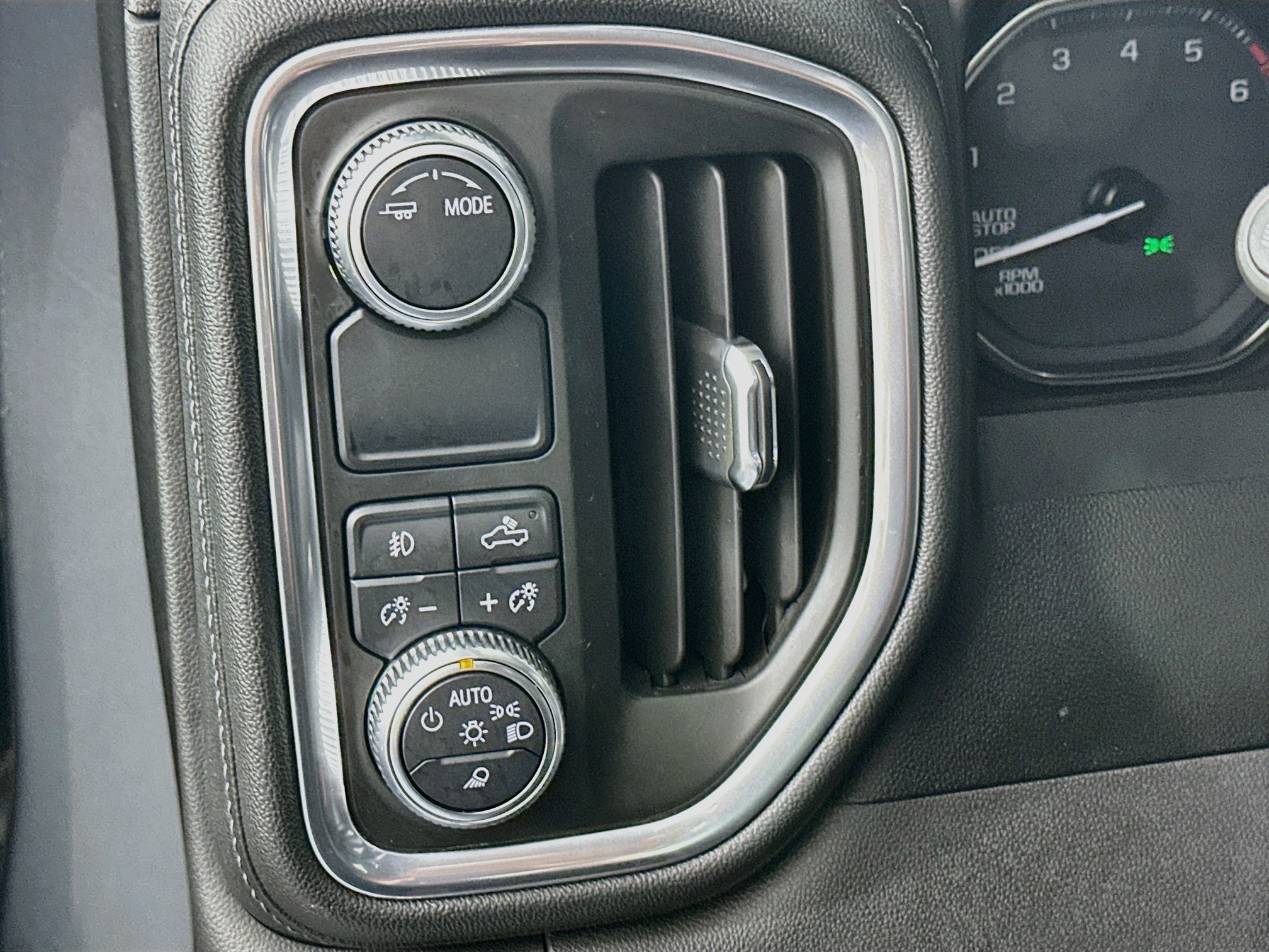Used 2020 GMC Sierra 1500 SLT w/ SLT Premium Plus Package RWD image 17