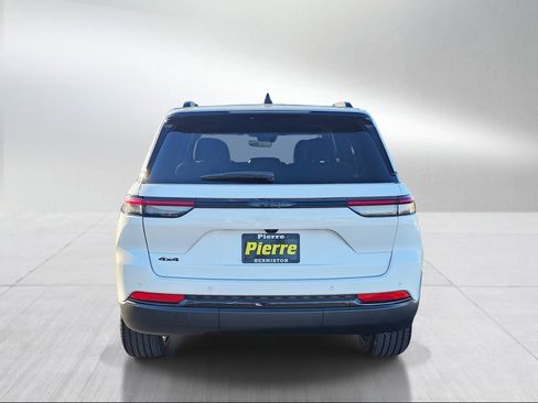 New 2025 Jeep Grand Cherokee Altitude image 5
