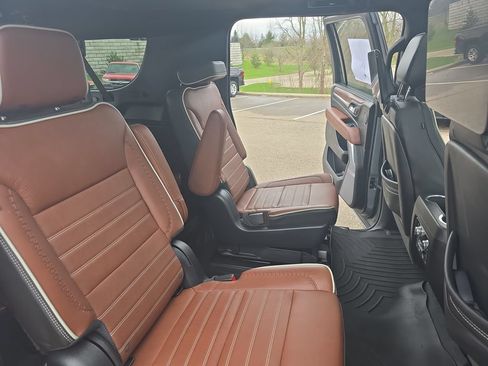 Certified 2023 GMC Yukon XL Denali Ultimate AWD/4WD image 10