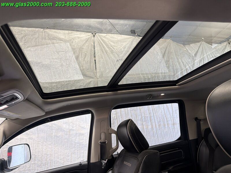 Used 2022 RAM 1500 Laramie AWD/4WD image 12