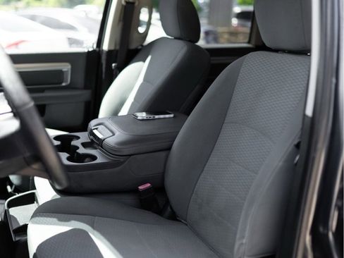 Used 2019 RAM 1500 Classic SLT RWD image 7