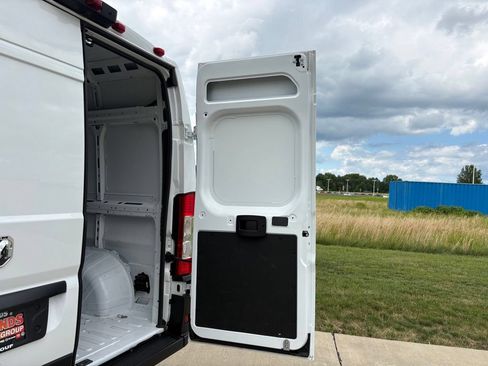 Used 2026 RAM ProMaster 2500 w/ Convenience Group FWD image 39