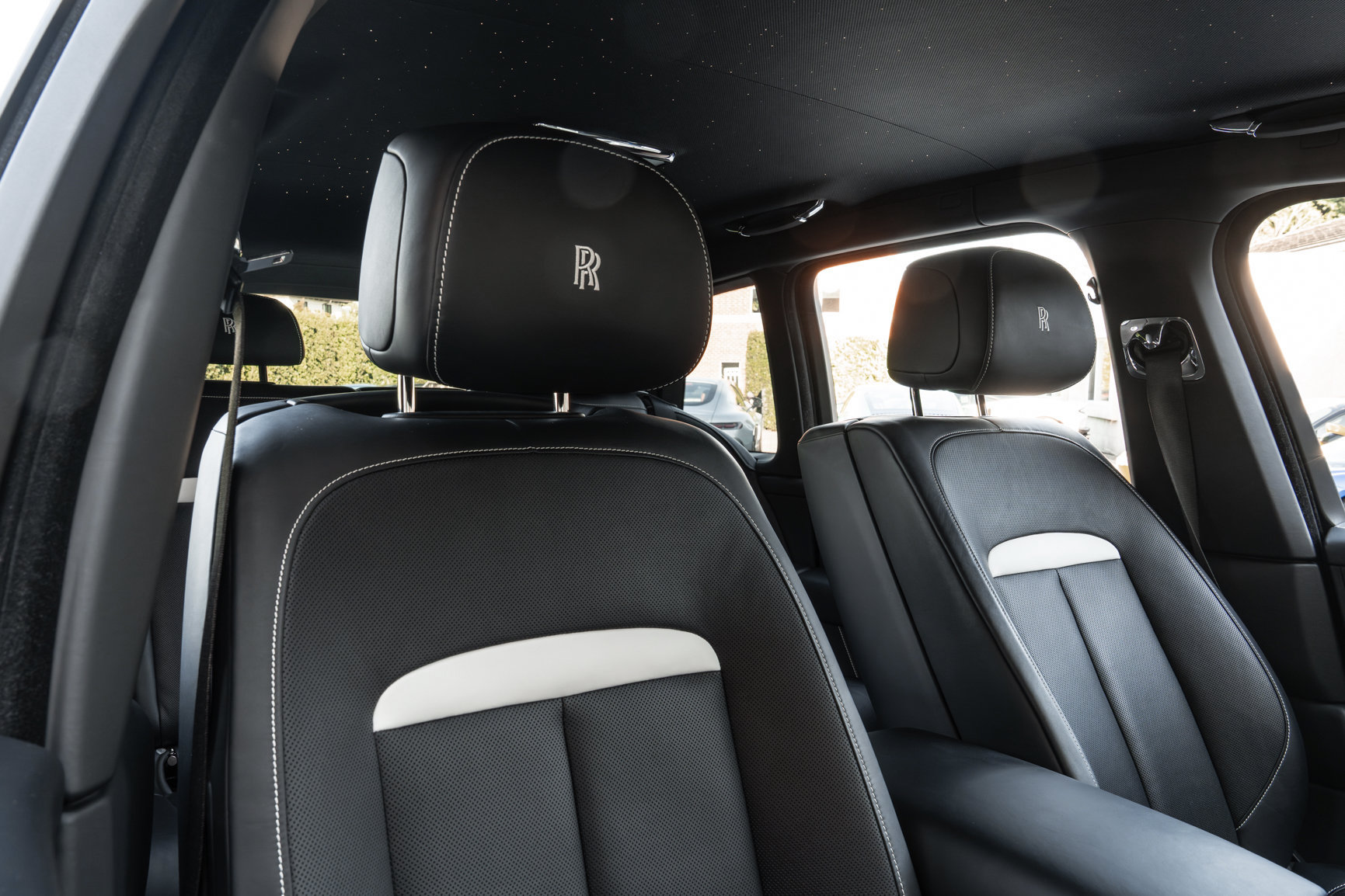 Used 2024 Rolls-Royce Cullinan AWD/4WD image 27