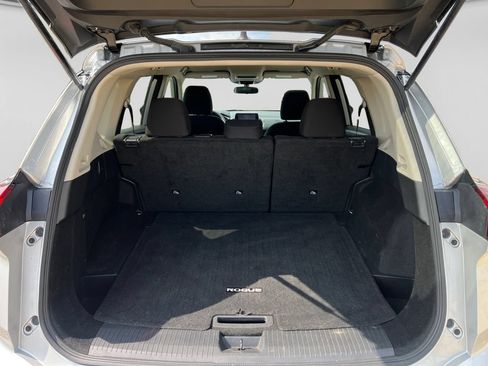 Used 2024 Nissan Rogue S FWD image 34