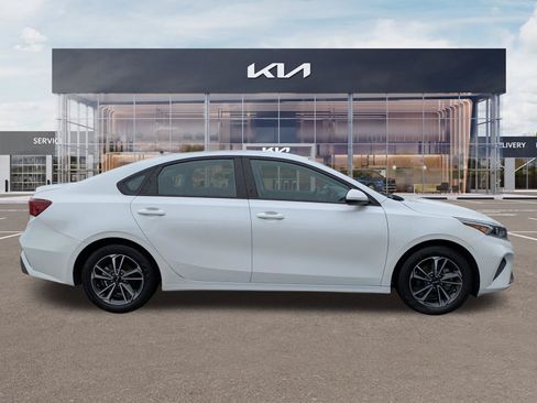Certified 2023 Kia Forte LXS FWD image 3