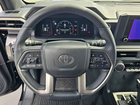 Used 2025 Toyota 4Runner SR5 AWD/4WD image 48