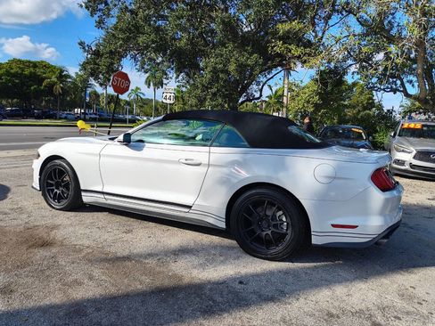 Used 2022 Ford Mustang Premium RWD image 6