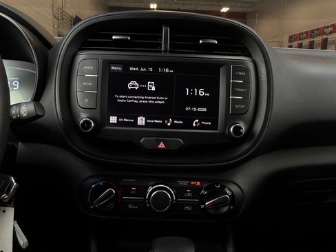 Used 2025 Kia Soul LX w/ LX Technology Package FWD image 24
