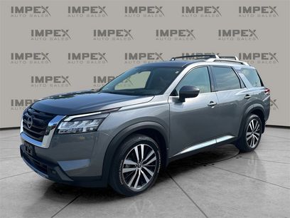 Used 2023 Nissan Pathfinder Platinum