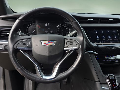 Used 2022 Cadillac XT6 Premium Luxury AWD/4WD image 14