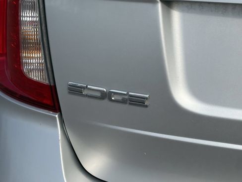 Used 2012 Ford Edge Limited w/ Vision Pkg FWD image 9