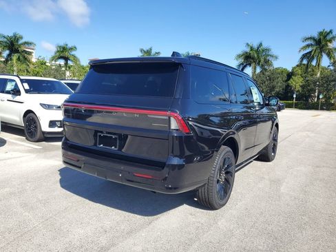 New 2025 Lincoln Navigator Reserve w/ Jet Appearance Package image 4