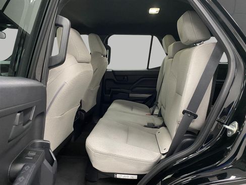 Used 2025 Toyota 4Runner SR5 AWD/4WD image 28