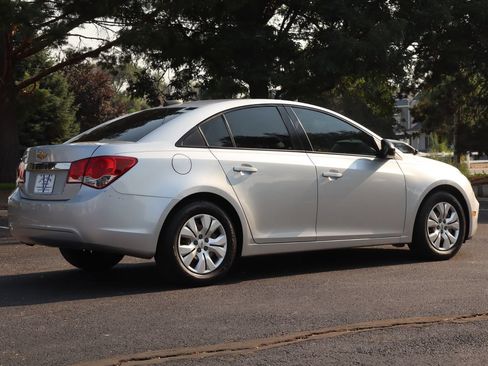 Used 2016 Chevrolet Cruze LS FWD image 5