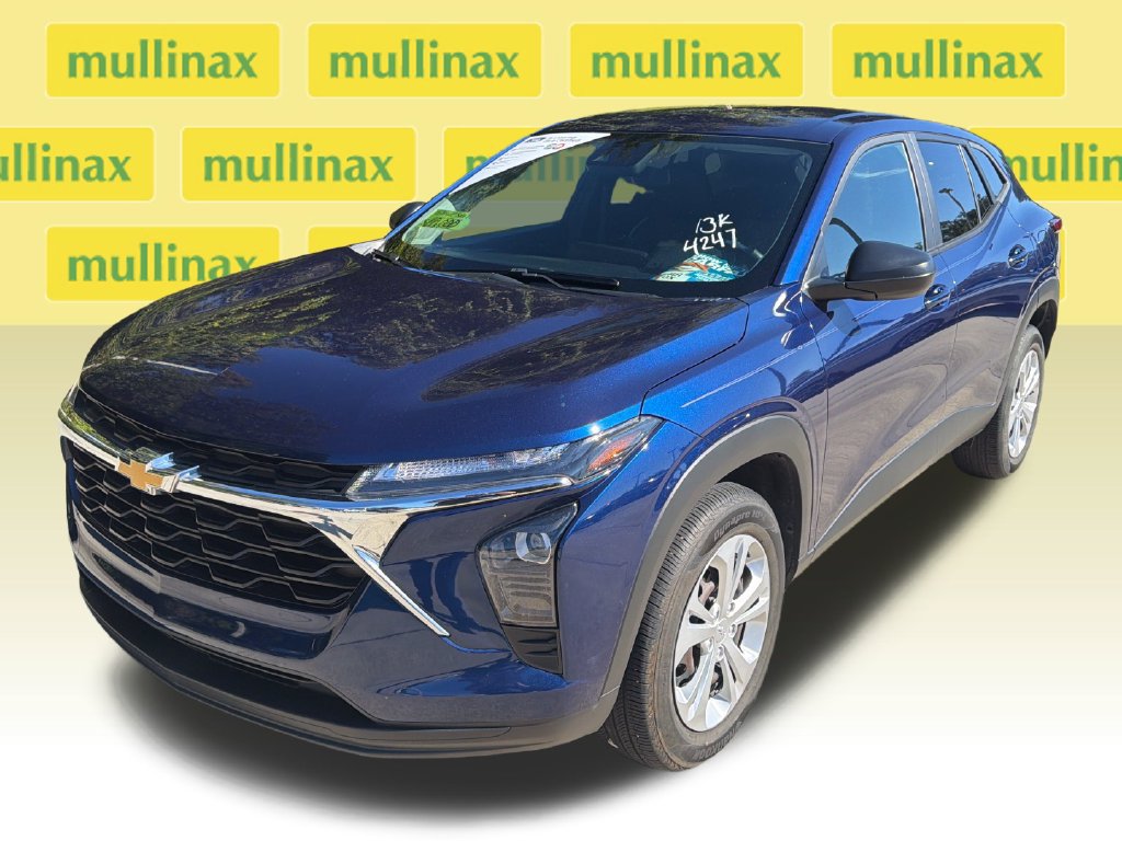 Used 2024 Chevrolet Trax LS FWD image 12
