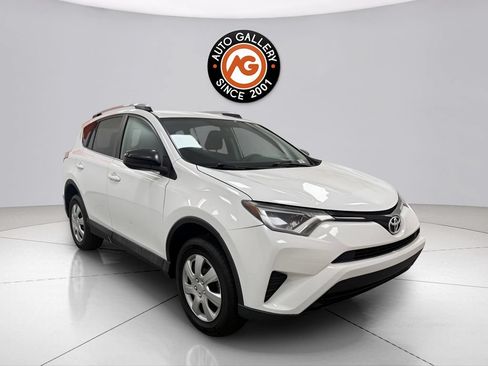 Used 2016 Toyota RAV4 LE FWD image 1