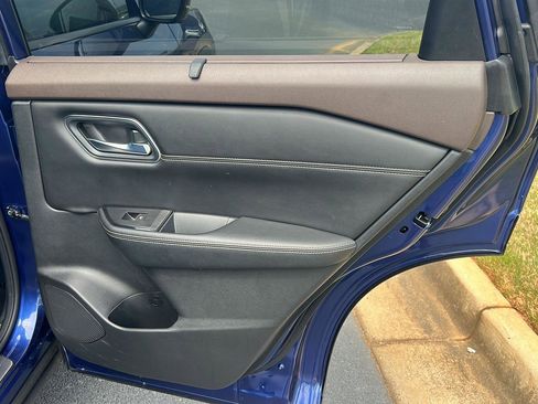 Used 2023 Nissan Rogue Platinum w/ Platinum Premium Package image 16