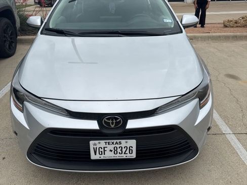 Used 2024 Toyota Corolla LE image 1