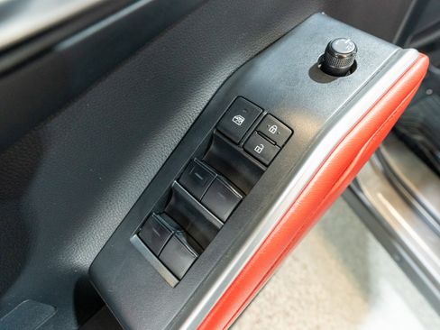 Used 2023 Toyota Highlander XSE image 14