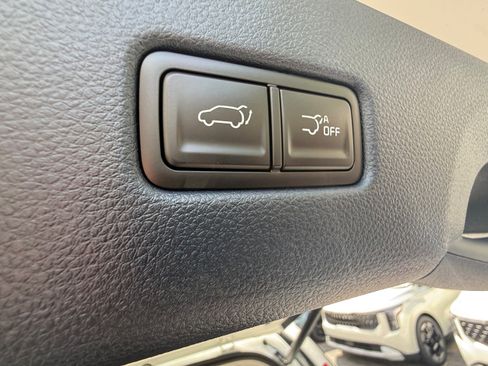 New 2025 Kia Carnival EX image 10