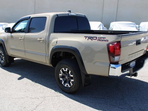 Used 2018 Toyota Tacoma TRD Off-Road RWD image 6