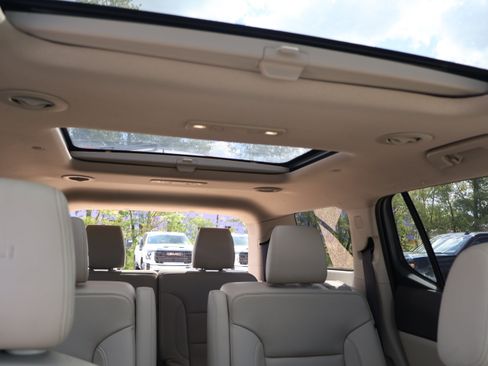 Used 2019 GMC Acadia Denali w/ Technology Package FWD image 23