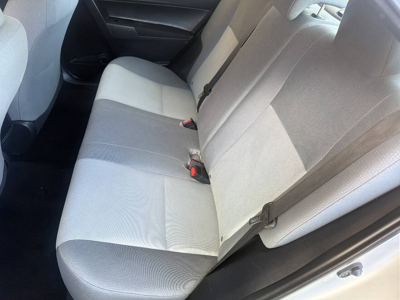 Used 2014 Toyota Corolla L FWD image 17
