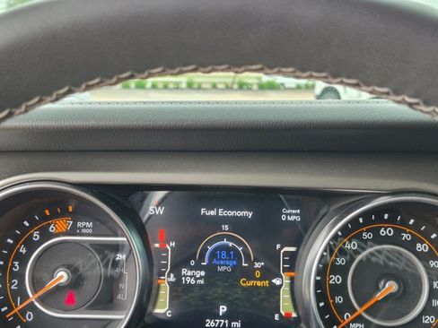 Used 2023 Jeep Wrangler Unlimited Sahara AWD/4WD image 11