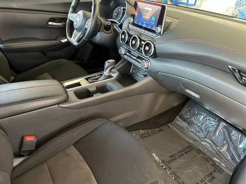 Used 2025 Nissan Sentra SR FWD image 14