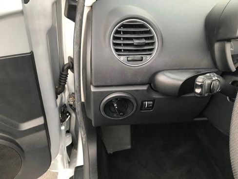 Used 2006 Volkswagen Beetle Convertible w/ Package 1 image 15