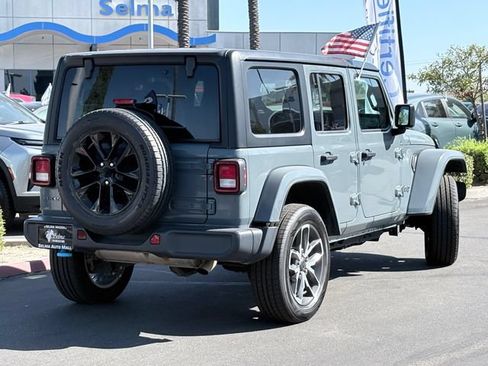 Used 2024 Jeep Wrangler Unlimited AWD/4WD image 5