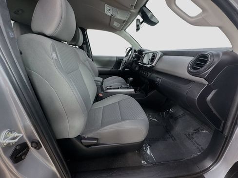 Used 2022 Toyota Tacoma SR5 AWD/4WD image 29