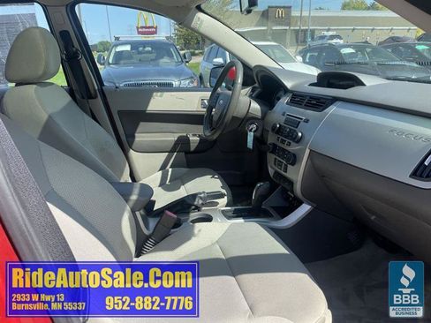 Used 2010 Ford Focus SES FWD image 14